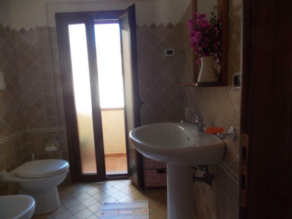 Casa In Riva Al Mare Apartment Кала Гононе Екстериор снимка